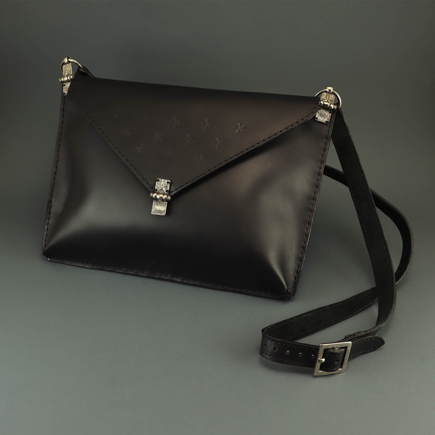102611 Black